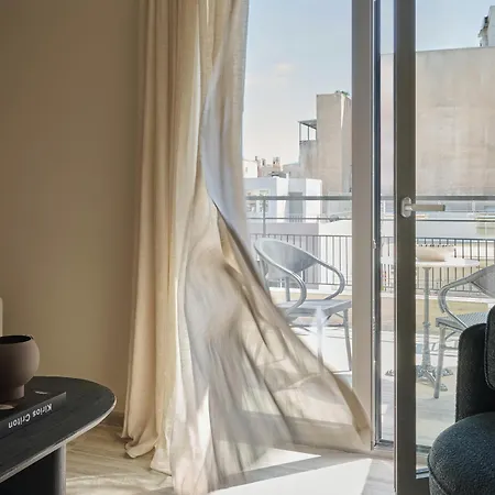 Finders Top Floor Apartments-3